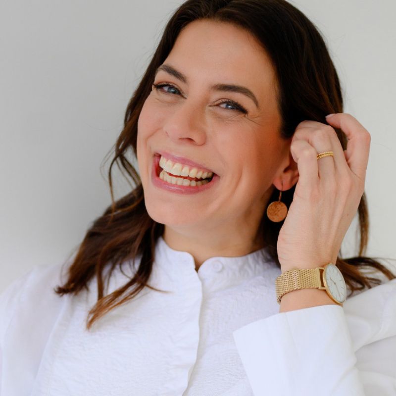 Melanie Schwarz - Innermetrix Analyse Coach - lächelt in die Kamera.